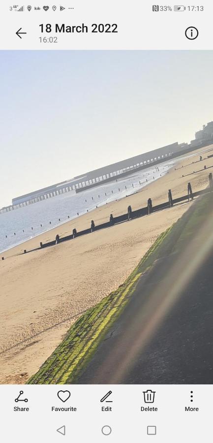 Lovely 2-Bed Caravan In Walton On The Naze מראה חיצוני תמונה