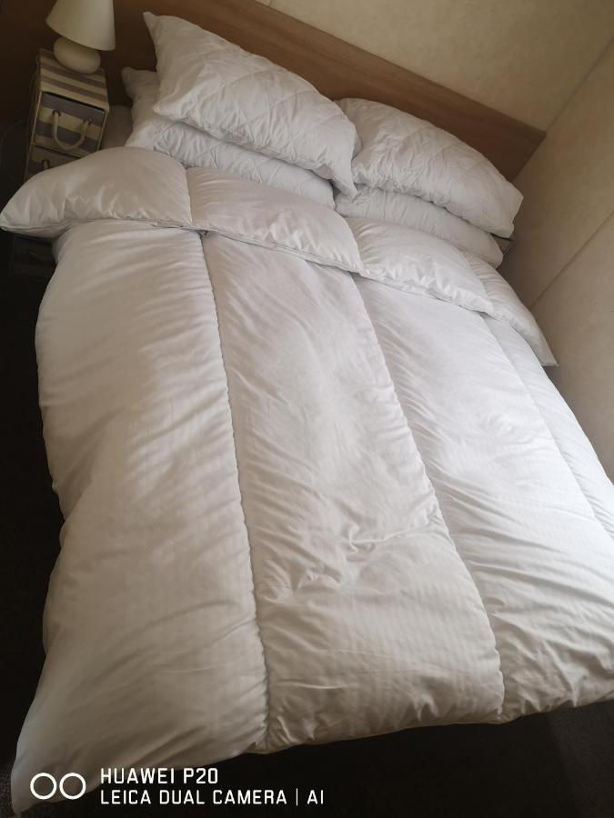 Lovely 2-Bed Caravan In Walton On The Naze מראה חיצוני תמונה
