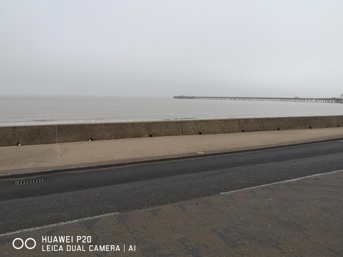 Lovely 2-Bed Caravan In Walton On The Naze מראה חיצוני תמונה