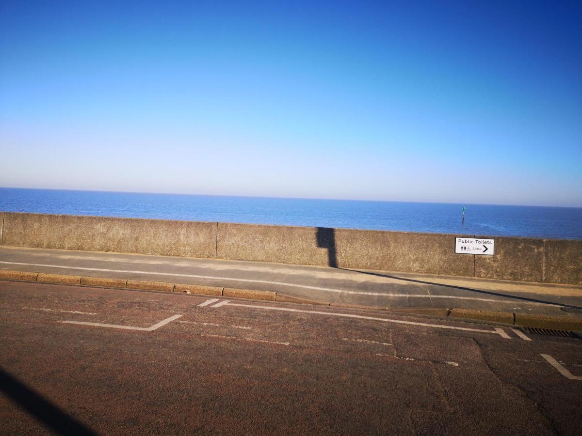 Lovely 2-Bed Caravan In Walton On The Naze מראה חיצוני תמונה