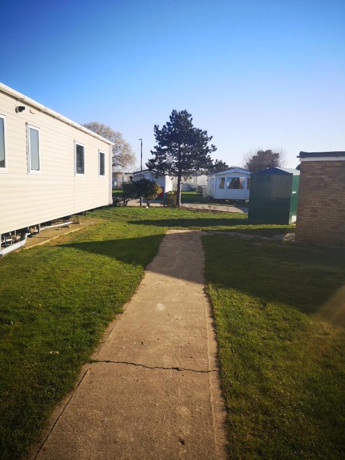 Lovely 2-Bed Caravan In Walton On The Naze מראה חיצוני תמונה